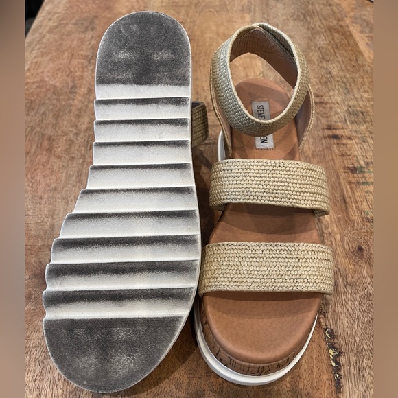 Steve Madden Platform Wedge Sandals - Picture 2 of 4